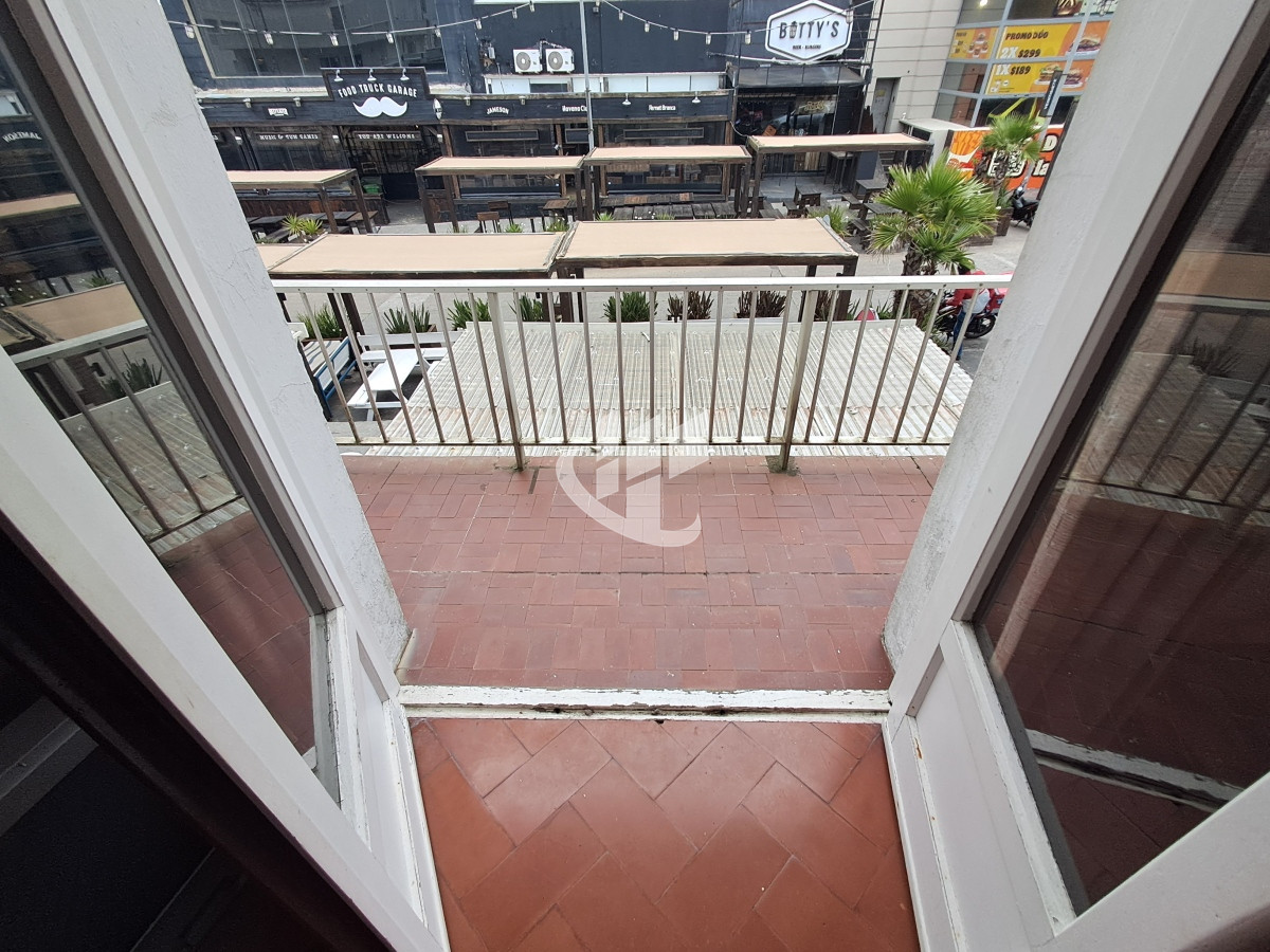 Apartamento ID.1494 - PUNTA DEL ESTE PENINSULA APARTAMENTO DE 3 DORMITORIOS Y DEPENDENCIA EN VENTA