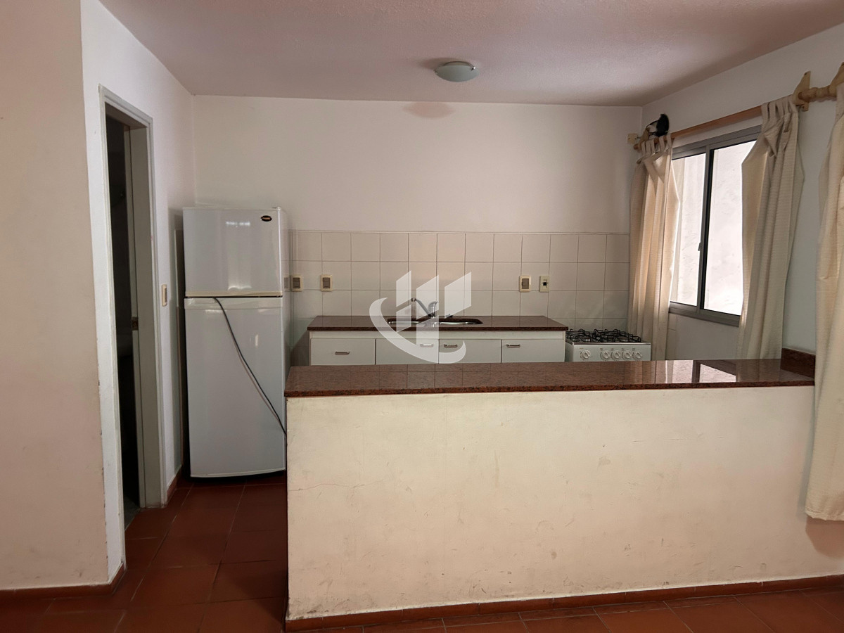 Apartamento ID.2010 - Venta Apartamento 2 Dormitorios, Tres Cruces, Cordón