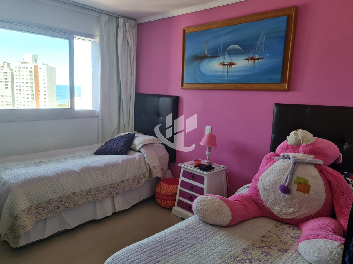Apartamento ID.2013 - PUNTA DEL ESTE MANSA APTO 3 SUITES BALCON CON PARRILLERO EXCELENTE VISTA Y AMENITIES!