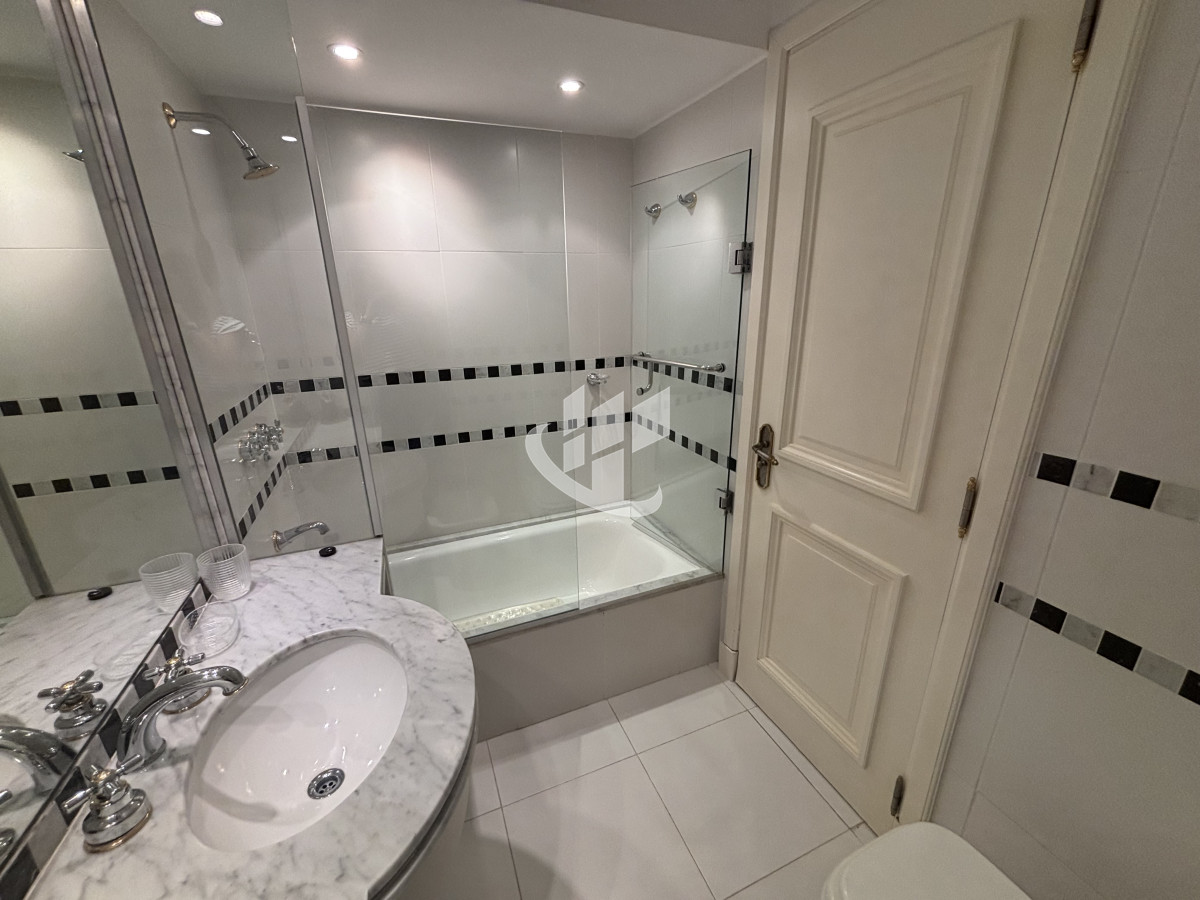 Apartamento ID.2277 - PUNTA DEL ESTE - PLAYA BRAVA - APARTAMENTO DE 4 DORMITORIOS EN SUITE Y DEPENDENCIA - VENTA