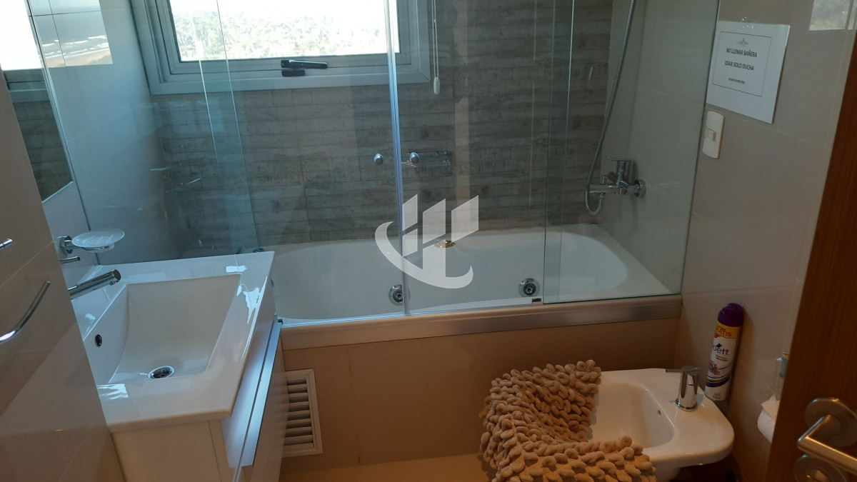 Apartamento ID.895 - Alquiler de verano, 3 dormitorios mas dependencia, vista al mar, Brava, Punta del Este