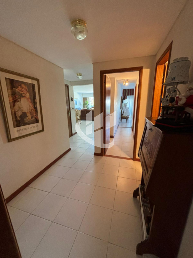 Apartamento ID.2453 - PUNTA DEL ESTE CHIVERTA APTO CON SERVICIOS DE 3 DORMITORIOS EN SUITE, GARAGE , DEP DE SERCVICIO