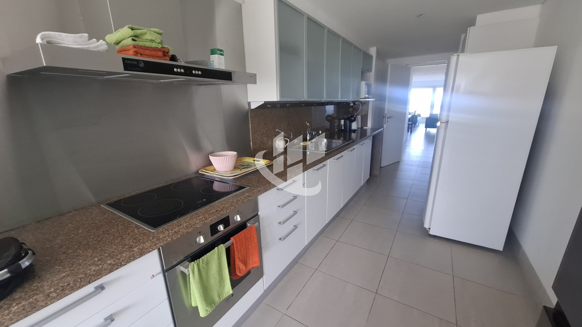 Apartamento ID.2434 - Alquiler invernal, 3 dormitorios y dependencia, Brava, Primera linea, Punta del Este