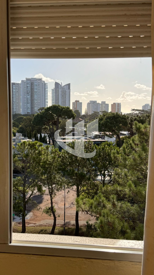 Apartamento ID.1724 - Alquiler  Anual.