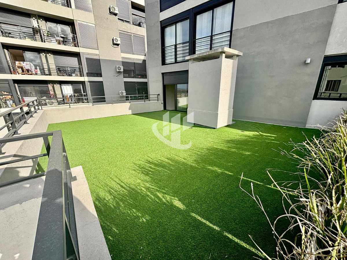 Apartamento ID.2247 - Alquiler Apto 2 Dormitorios con Terraza Amplia y Garaje