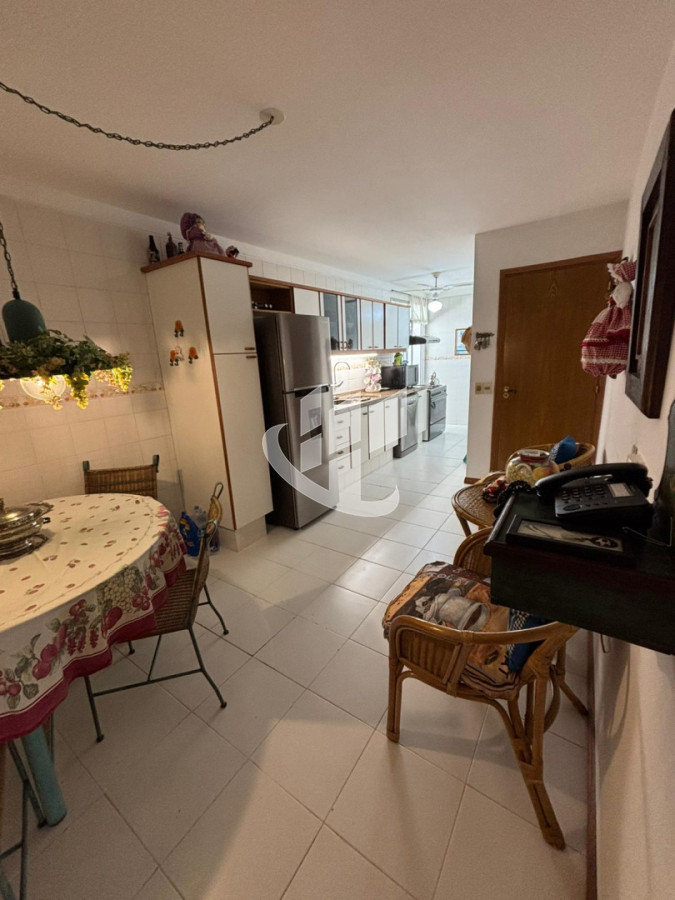 Apartamento ID.2453 - PUNTA DEL ESTE CHIVERTA APTO CON SERVICIOS DE 3 DORMITORIOS EN SUITE, GARAGE , DEP DE SERCVICIO
