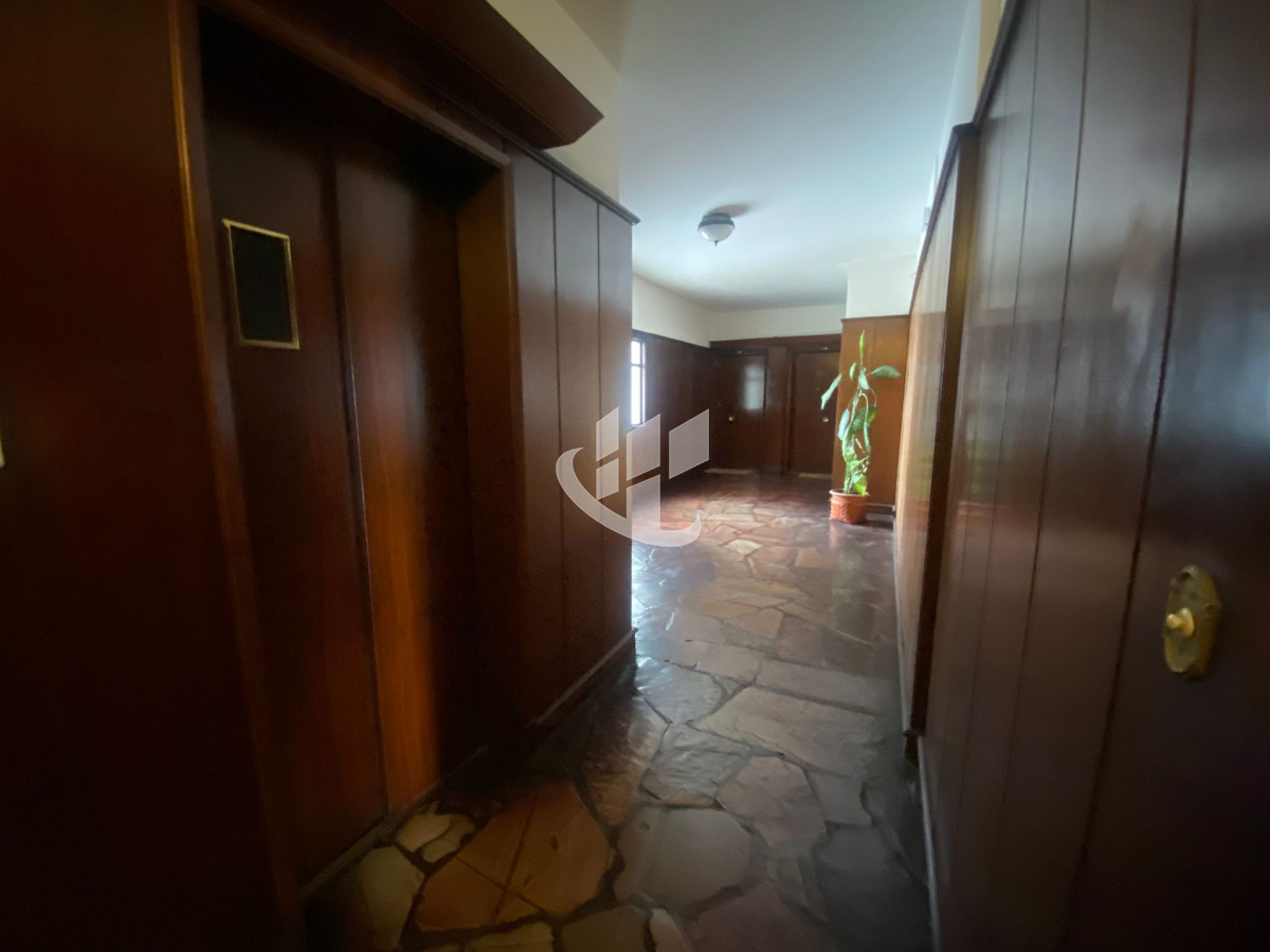 Apartamento ID.1860 - APARTAMENTO DE CATEGORIA 3 DORMITORIOS 2 BAÑOS  Y SERVICIO GARAJE SOBRE 18 DE JULIO