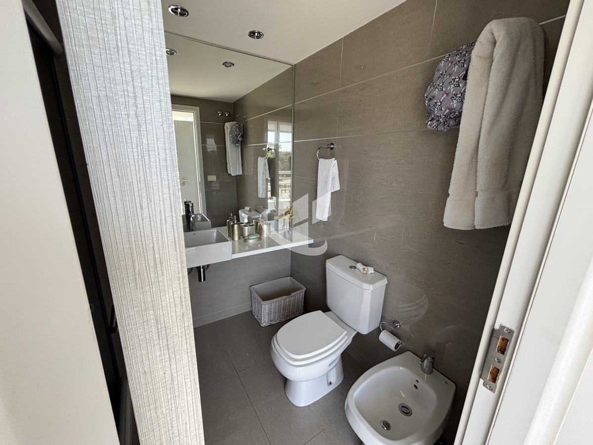 Apartamento ID.2309 - PUNTA DEL ESTE LA PASTORA A METROS DE PLAYA MANSA 2 DORMITORIOS 2 BAÑOS EN VENTA