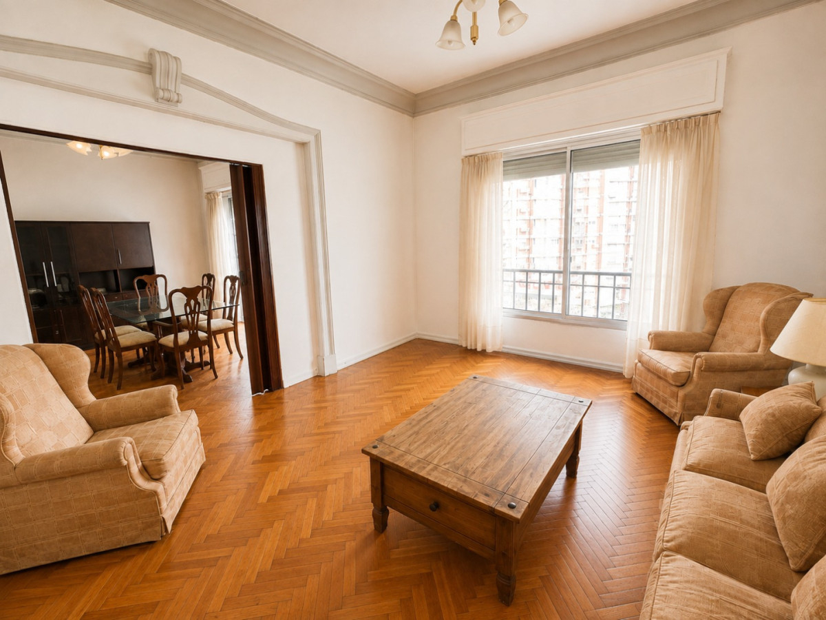 Apartamento de 3 dormitorios + escritorio, 185 m², balcón y garaje en Tres Cruces