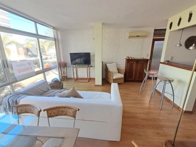 PUNTA DEL ESTE PENINSULA DUPLEX DE 4 DORMITORIOS Y AZOTEA EN VENTA