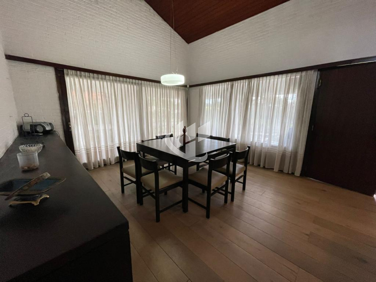 Casa ID.1918 - PUNTA DEL ESTE MANSA CASA 4 DORMITORIOS AMPLIO TERRENO 