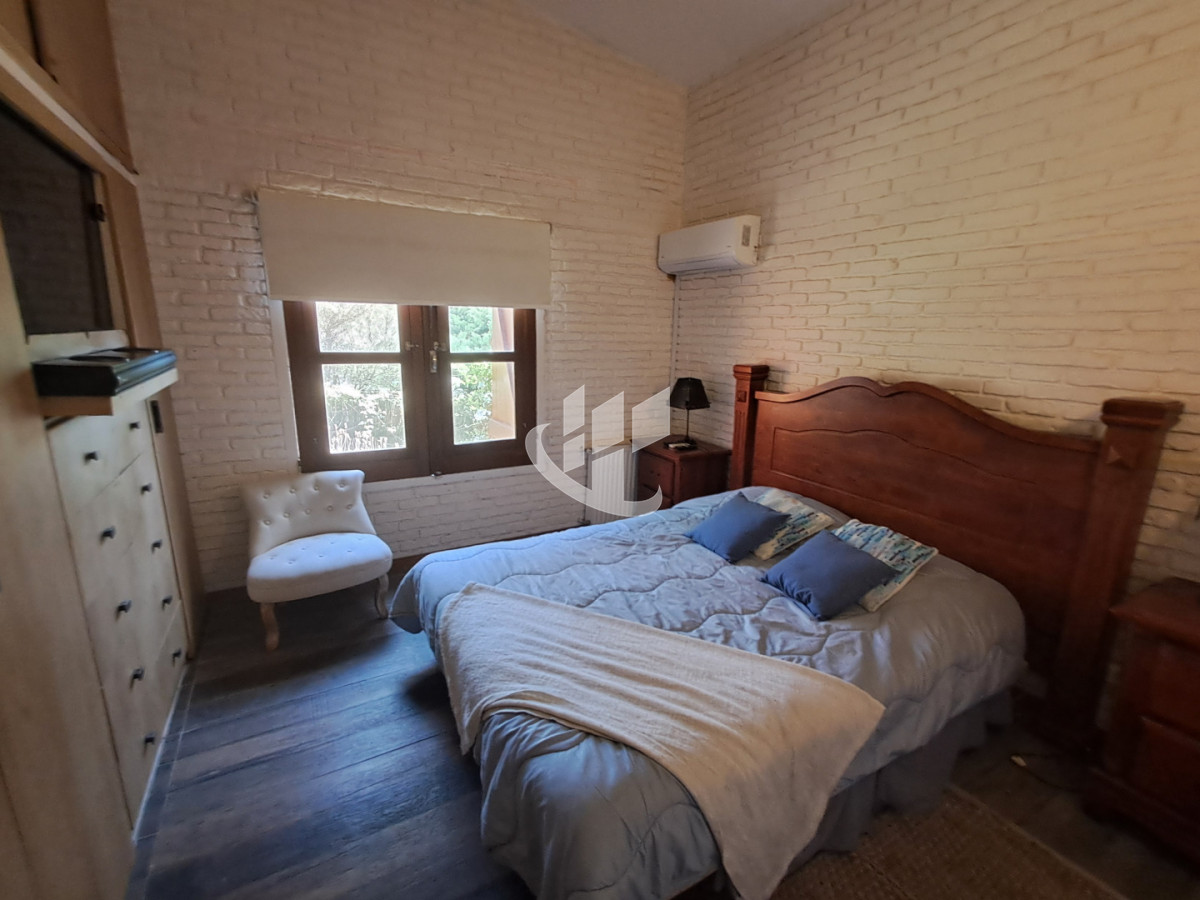 Casa ID.2395 - PUNTA DEL ESTE SAN RAFAEL 4 DORMITORIOS 2 BAÑOS PISCINA PARRILLERO