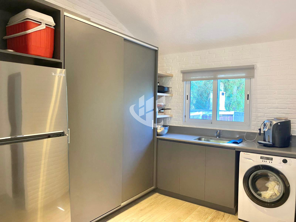 Casa ID.1223 - Alquiler anual casa 4 dormitorios en Punta del Este 