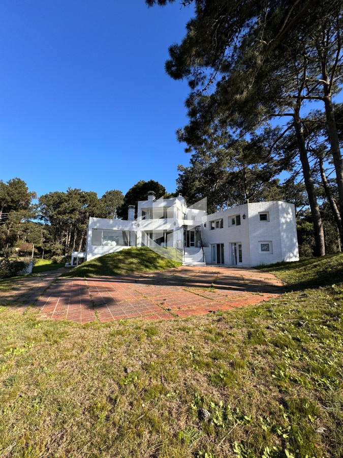 Casa ID.1568 - Casa en Venta Primera linea a la laguna. Punta Ballena.