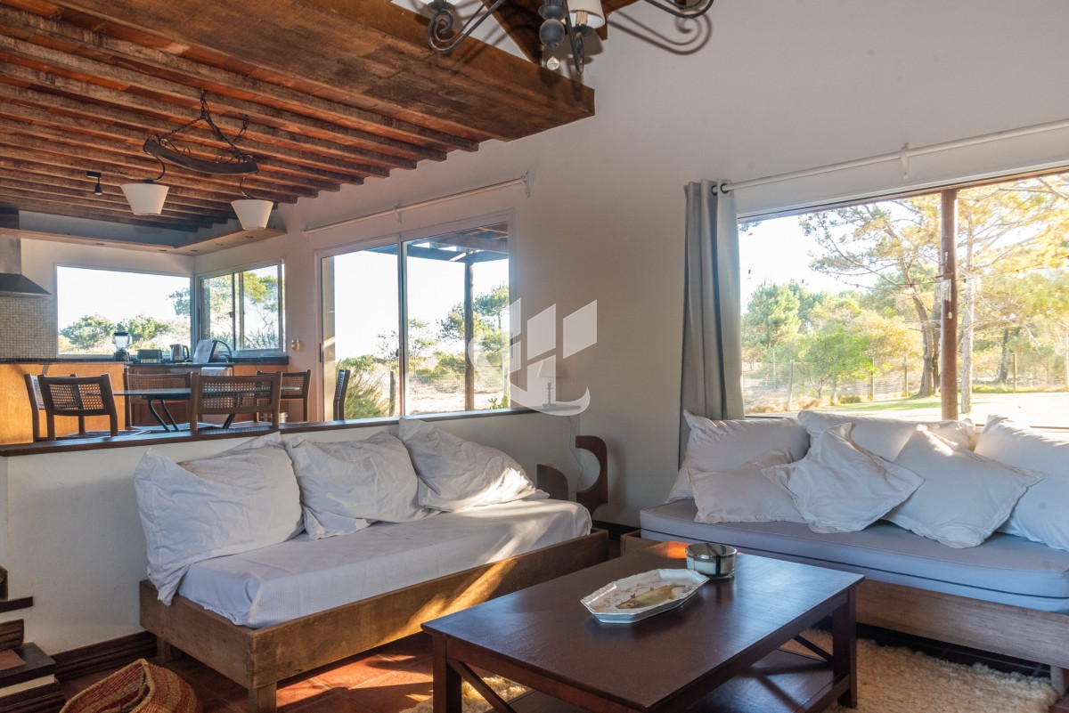 Casa ID.655 - Venta, casa, 4 dormitorios, Arenas de Jose Ignacio.