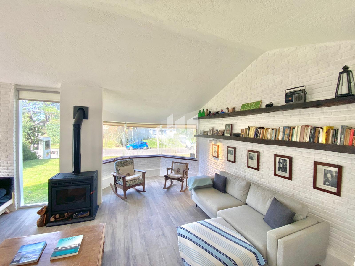 Casa ID.1223 - Alquiler anual casa 4 dormitorios en Punta del Este 