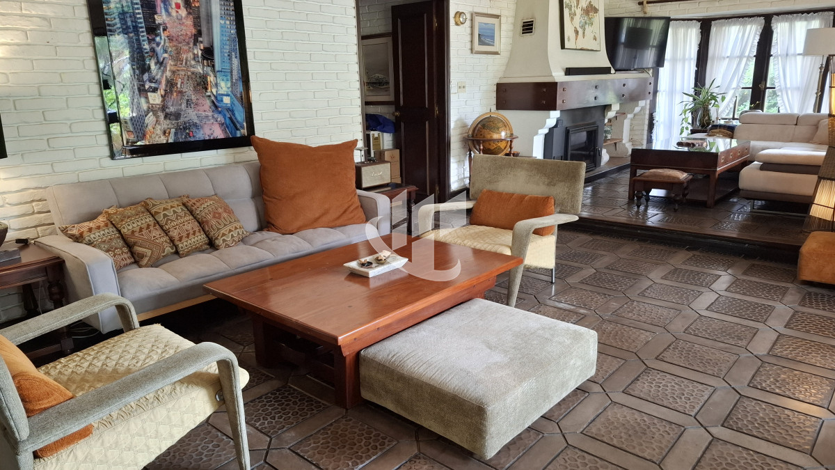 Casa ID.1442 -  CASA EN VENTA 4 DORMITORIOS, PLAYA BRAVA PARADA 7 PUNTA DEL ESTE