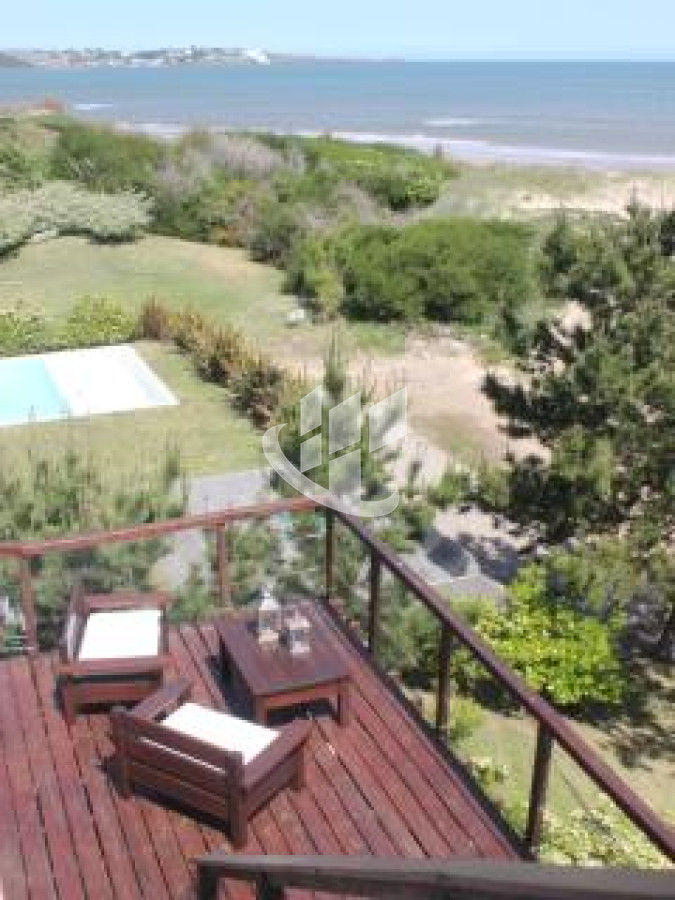 Casa ID.1430 - PUNTA DEL ESTE TIO TOM CASA DE 4 DORMITORIOS PISCINA A METROS DEL MAR!!