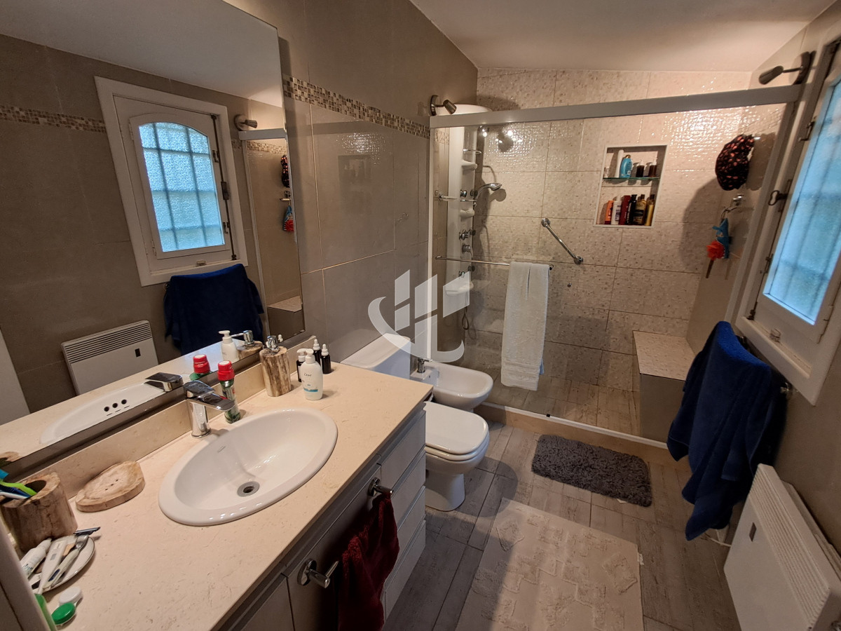 Casa ID.1540 - PUNTA DEL ESTE BARRIO RESIDENCIAL EXCELENTE PROPIEDAD DE 2 DORMITORIOS 3 BAÑOS 