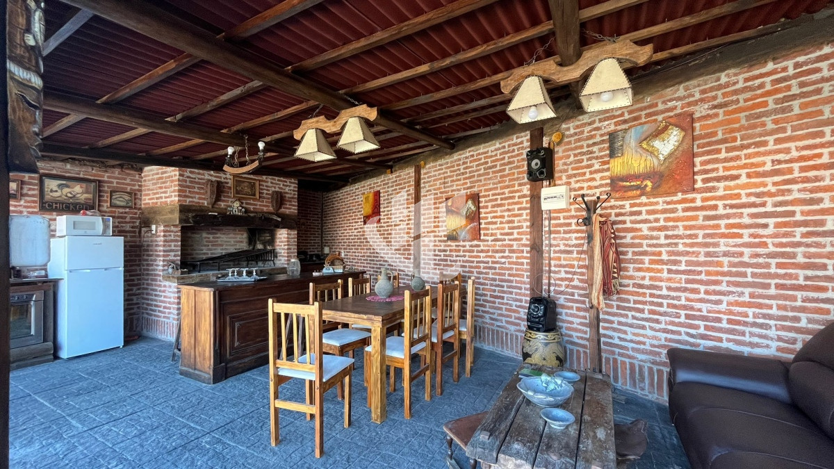 Casa ID.897 - Casa en Venta y Alquiler anual.