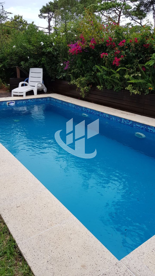 Casa ID.1970 - Casa en alquiler anual de tres dormitorios con piscina en San Rafael- Brava Punta del Este