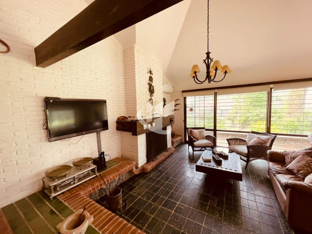 Casa ID.642 - Alquiler de verano, casa, 3 dormitorios mas dep, Cantegril, Punta del Este