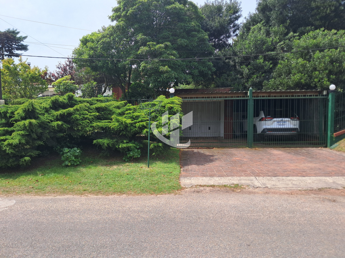 Casa ID.1540 - PUNTA DEL ESTE BARRIO RESIDENCIAL EXCELENTE PROPIEDAD DE 2 DORMITORIOS 3 BAÑOS 
