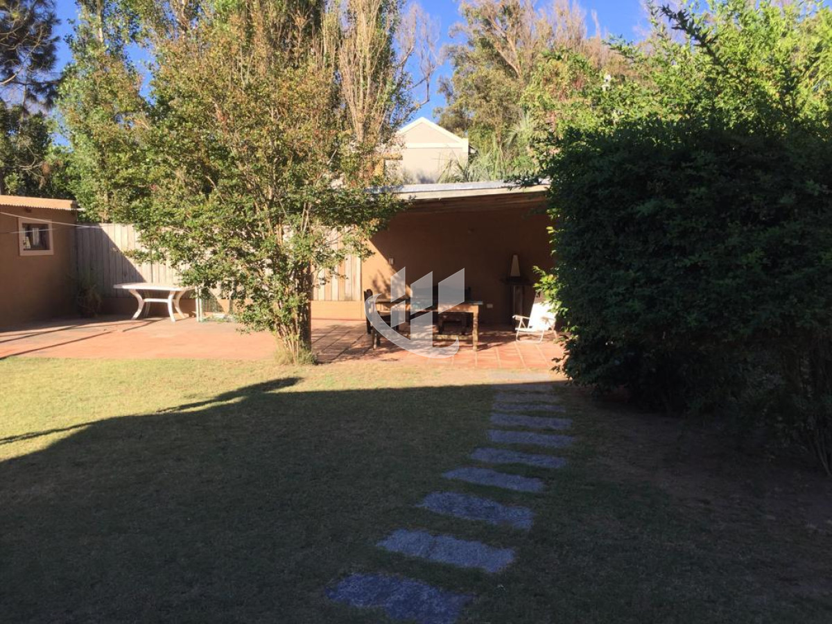Casa ID.900 - Alquiler anual.Balneario Bs As PUNTA DEL ESTE