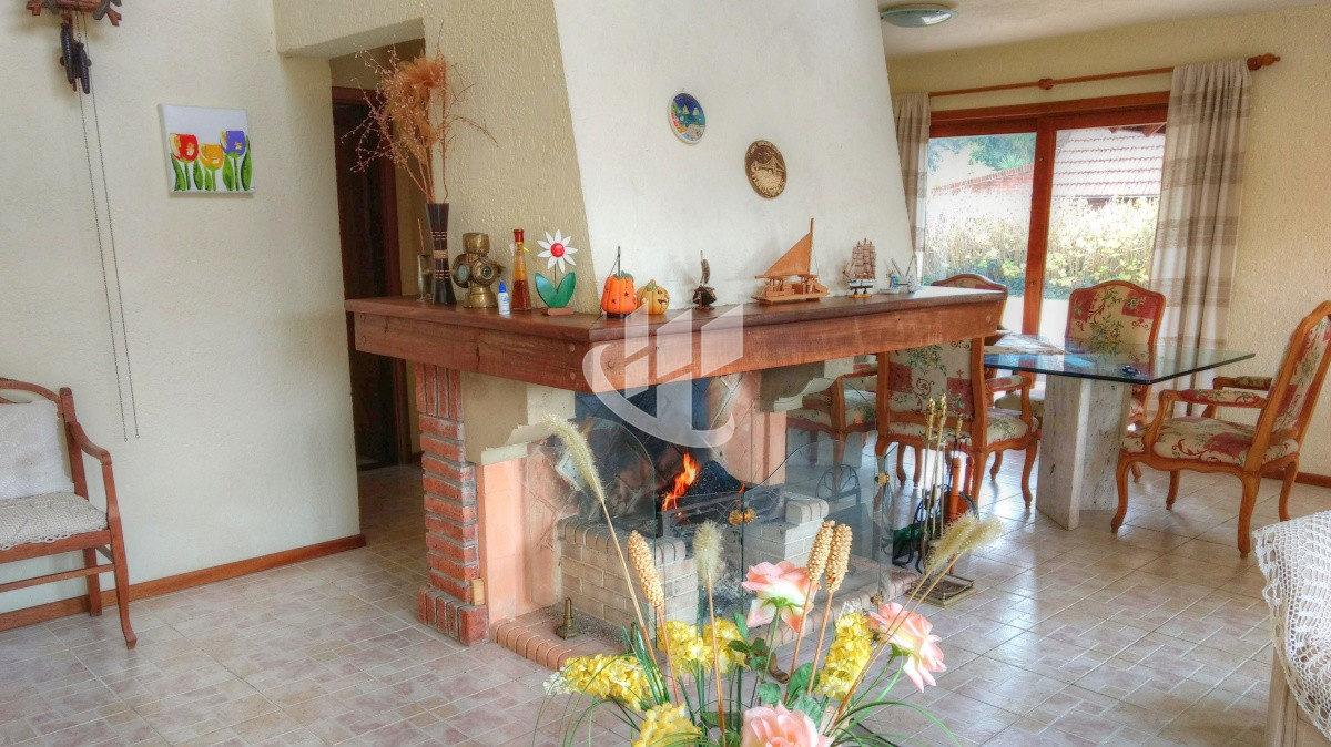 Casa ID.256 - Casa 3 dormitorios, esquinera, Cantegril, Punta del Este