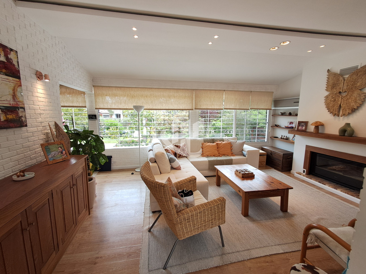 Casa ID.1540 - PUNTA DEL ESTE BARRIO RESIDENCIAL EXCELENTE PROPIEDAD DE 2 DORMITORIOS 3 BAÑOS 