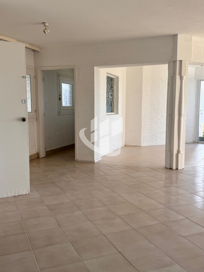 Casa ID.1568 - Casa en Venta Primera linea a la laguna. Punta Ballena.