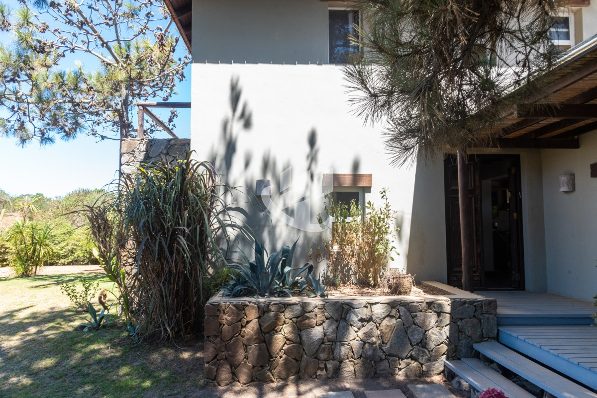 Casa ID.655 - Venta, casa, 4 dormitorios, Arenas de Jose Ignacio.