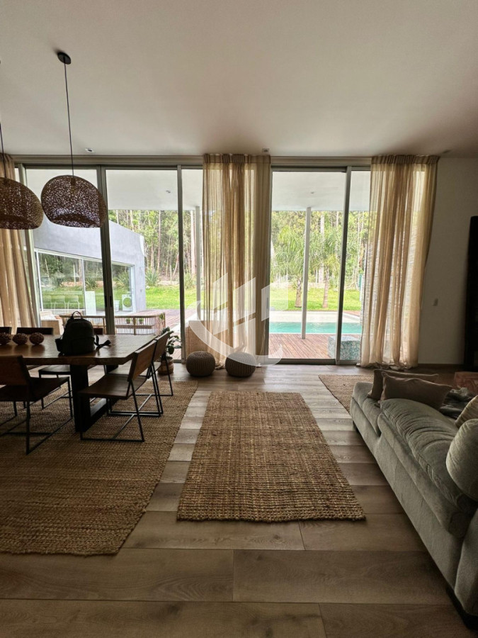 Casa ID.2405 - Alquiler de Verano, 3 dormitorios con piscina climatizada, Burnett, Punta del Este