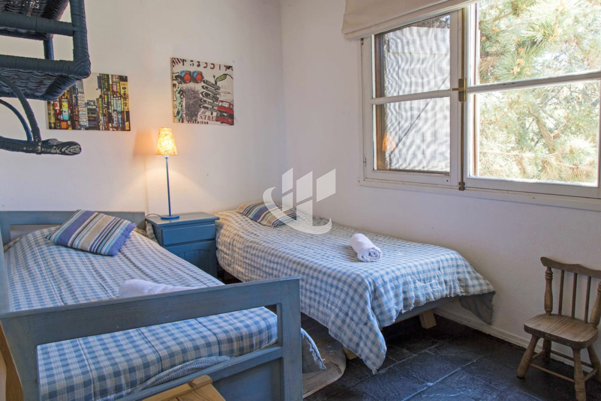 Casa ID.1430 - PUNTA DEL ESTE TIO TOM CASA DE 4 DORMITORIOS PISCINA A METROS DEL MAR!!