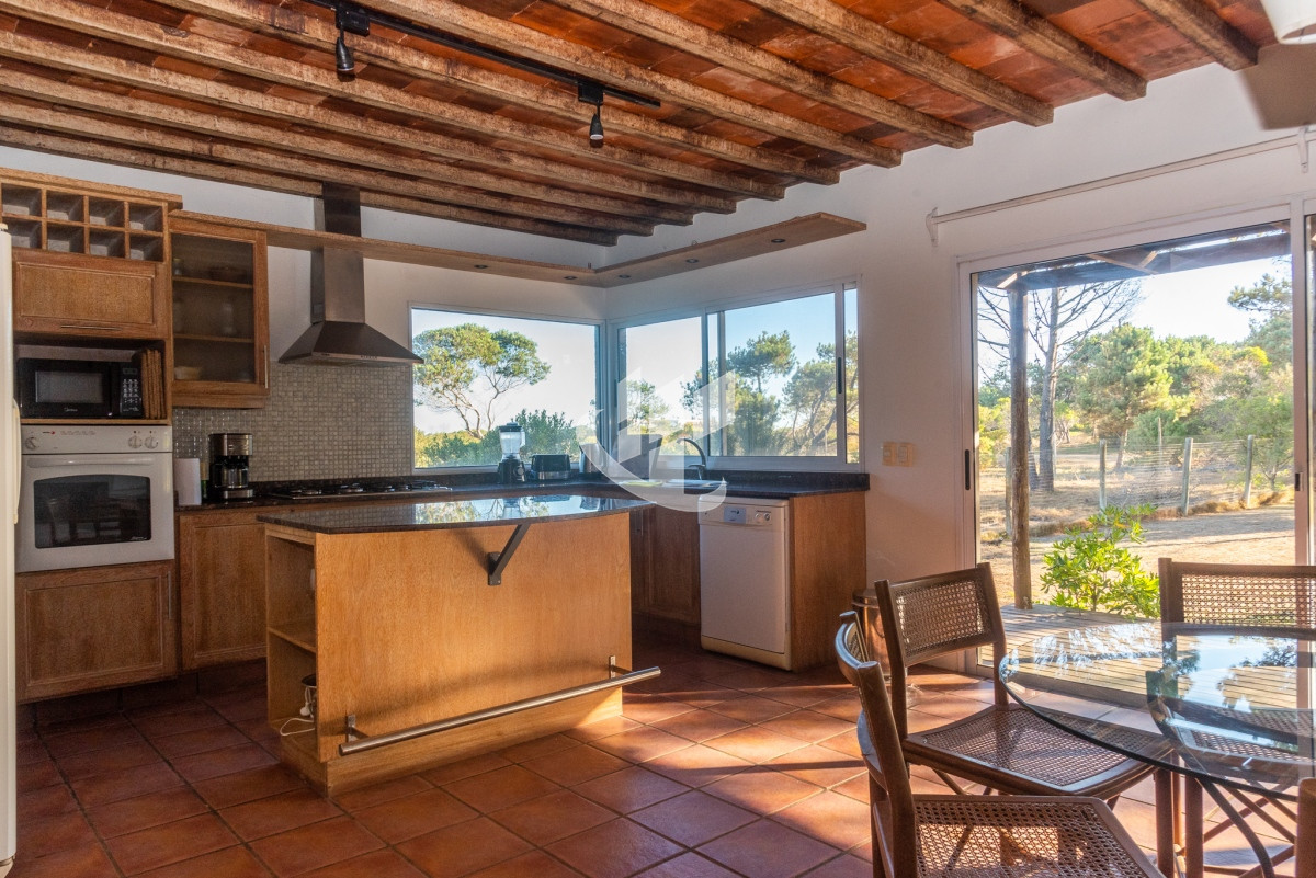 Casa ID.655 - Venta, casa, 4 dormitorios, Arenas de Jose Ignacio.