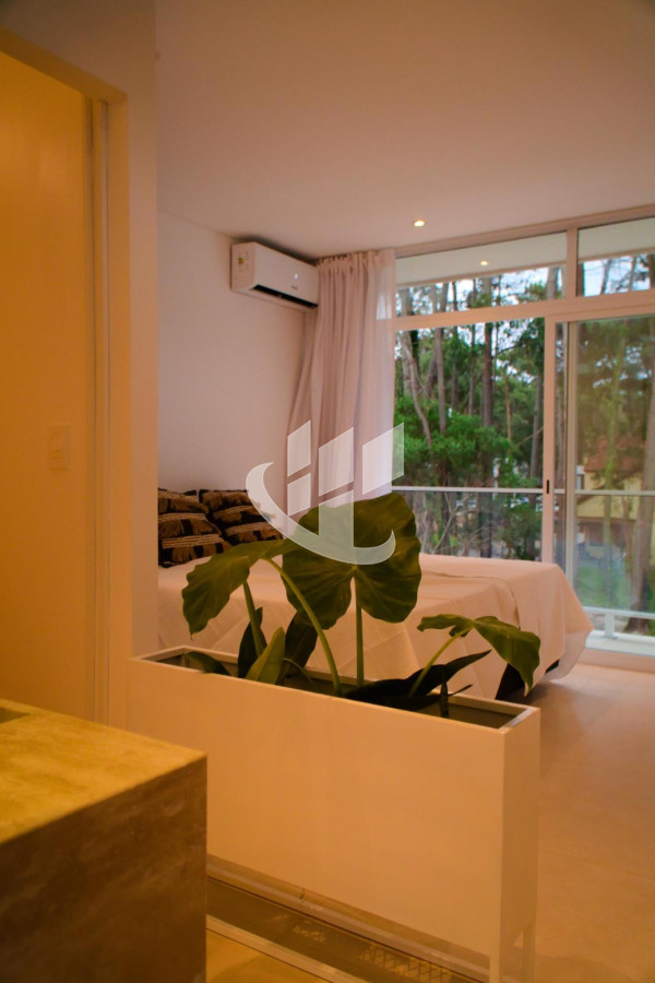 Casa ID.1222 - Casa en venta, a estrenar, 4 dormitorios, piscina climatizada, Solanas, Punta Ballena