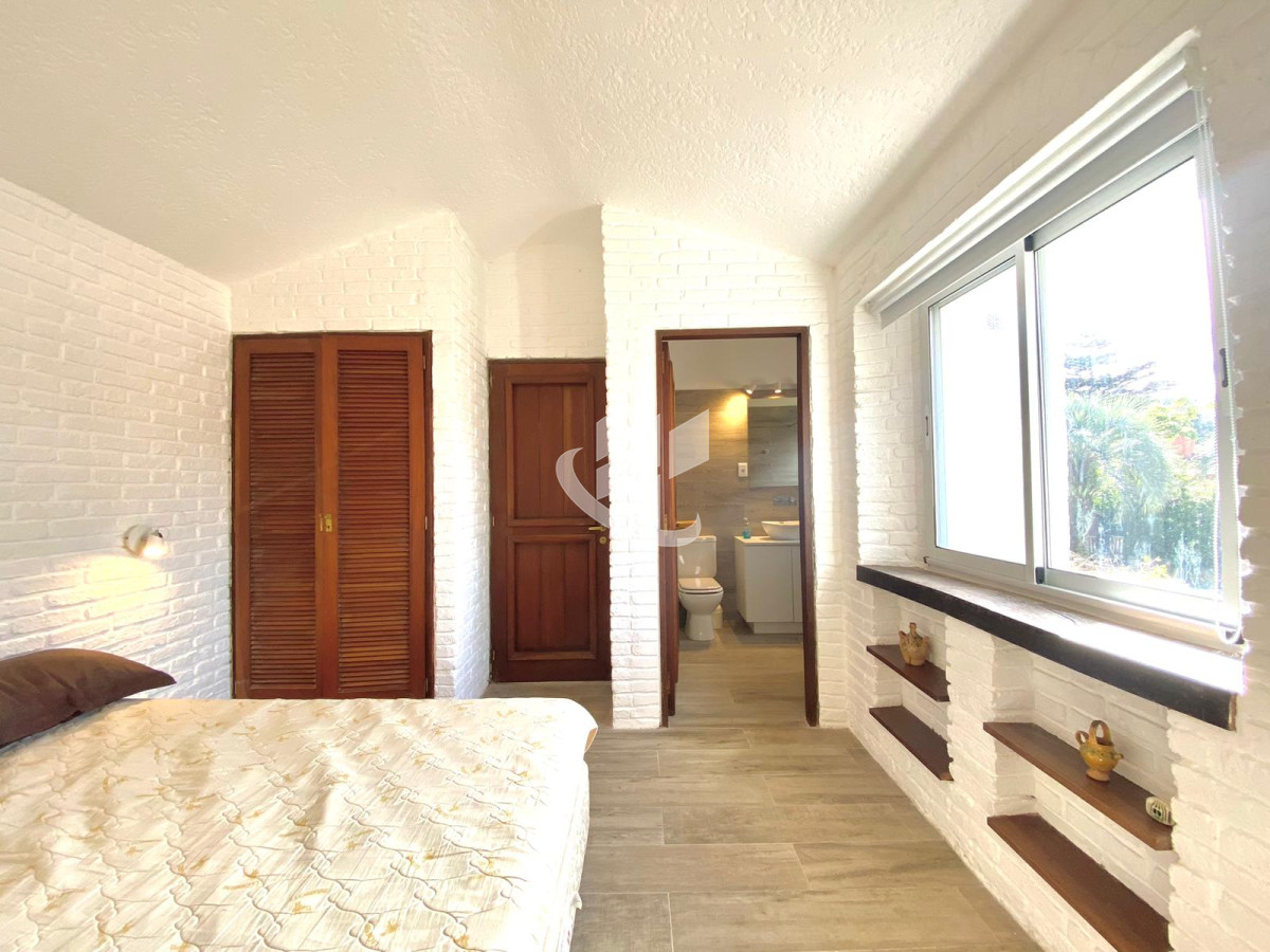 Casa ID.1223 - Alquiler anual casa 4 dormitorios en Punta del Este 
