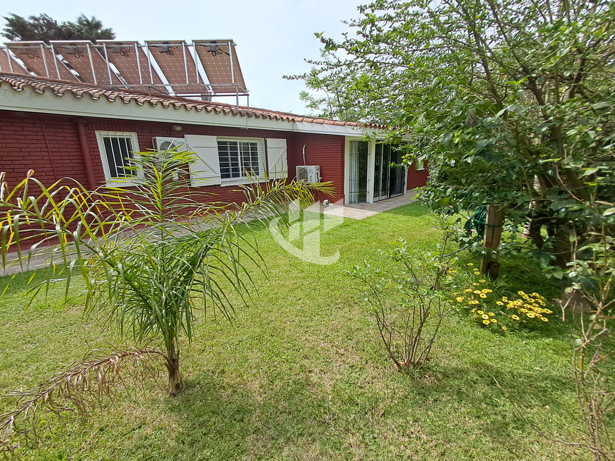 Casa ID.1540 - PUNTA DEL ESTE BARRIO RESIDENCIAL EXCELENTE PROPIEDAD DE 2 DORMITORIOS 3 BAÑOS 