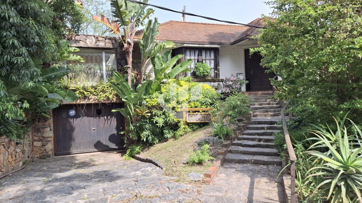 Casa ID.1442 -  CASA EN VENTA 4 DORMITORIOS, PLAYA BRAVA PARADA 7 PUNTA DEL ESTE