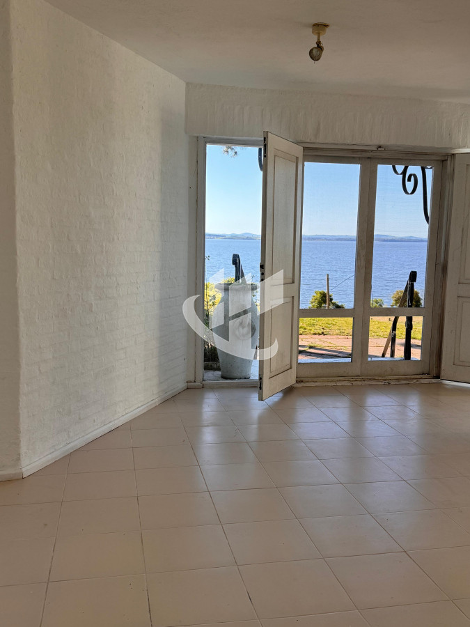 Casa ID.1568 - Casa en Venta Primera linea a la laguna. Punta Ballena.