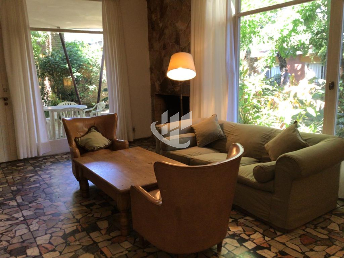 Casa ID.722 - Alquiler anual, 3 dormitorios, Solanas, Punta Ballena.