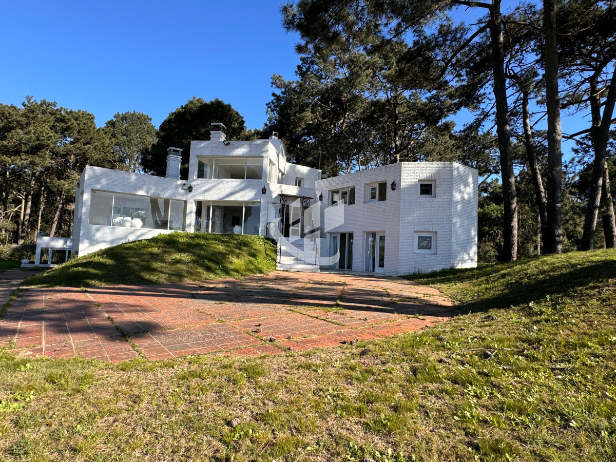 Casa ID.1568 - Casa en Venta Primera linea a la laguna. Punta Ballena.