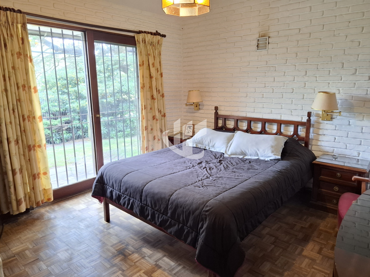 Casa ID.1442 -  CASA EN VENTA 4 DORMITORIOS, PLAYA BRAVA PARADA 7 PUNTA DEL ESTE