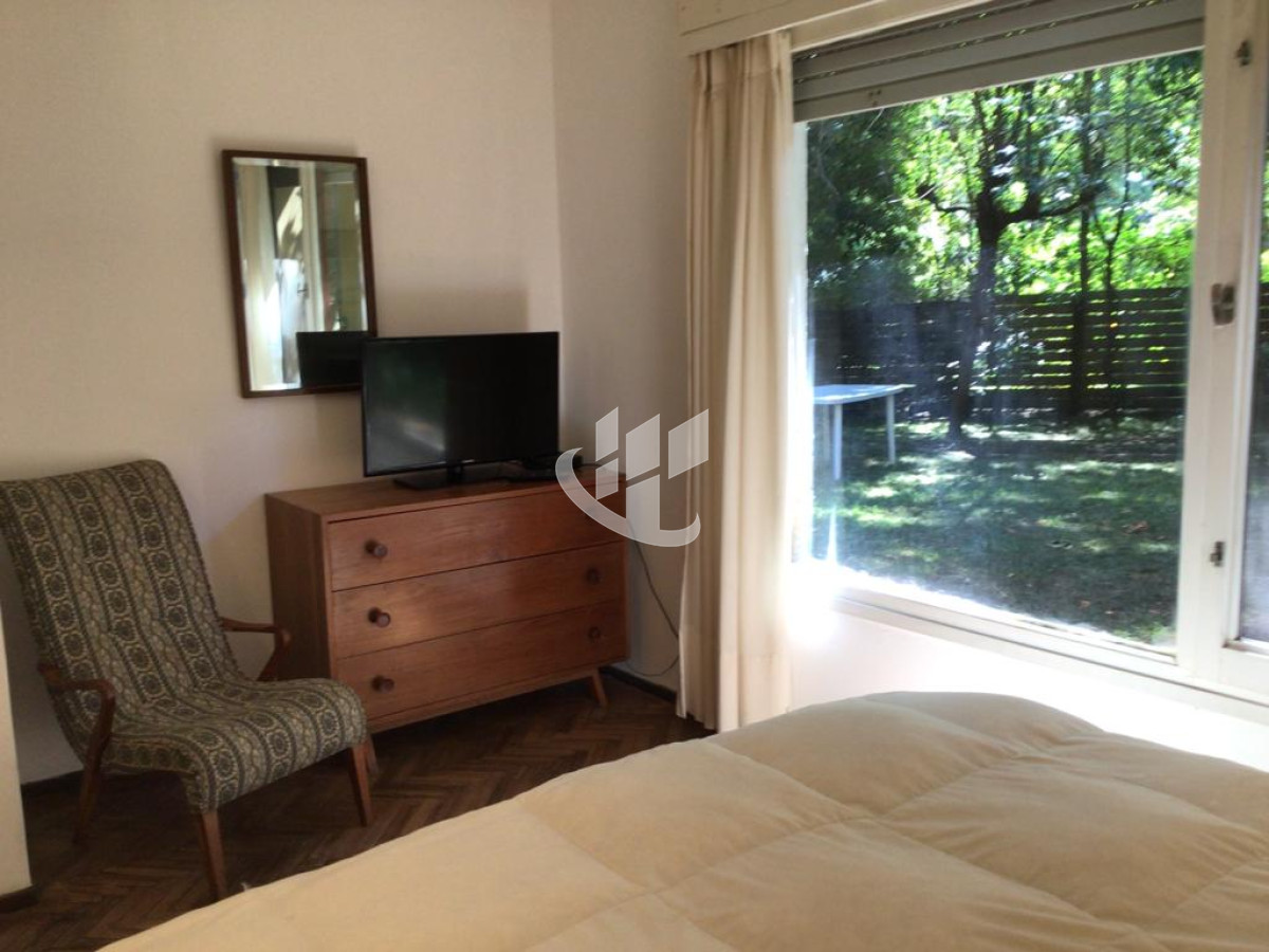 Casa ID.722 - Alquiler anual, 3 dormitorios, Solanas, Punta Ballena.