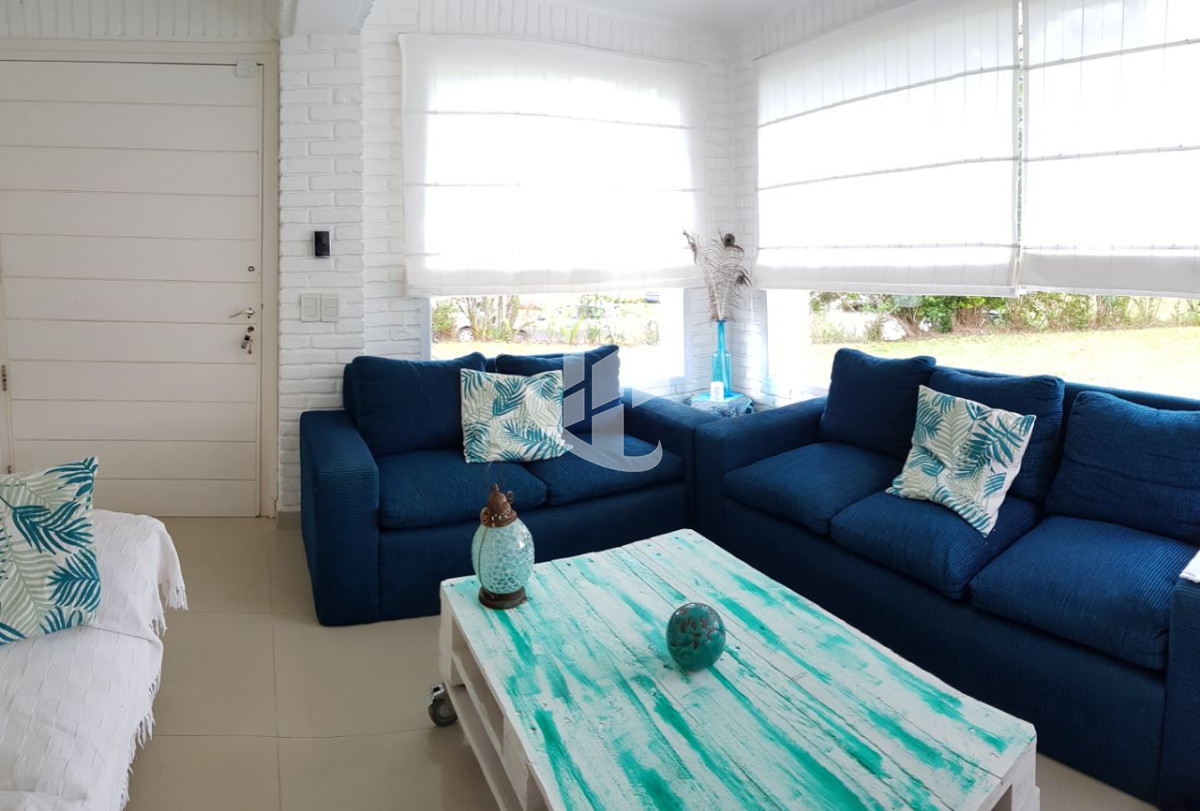 Casa ID.1970 - Casa en alquiler anual de tres dormitorios con piscina en San Rafael- Brava Punta del Este