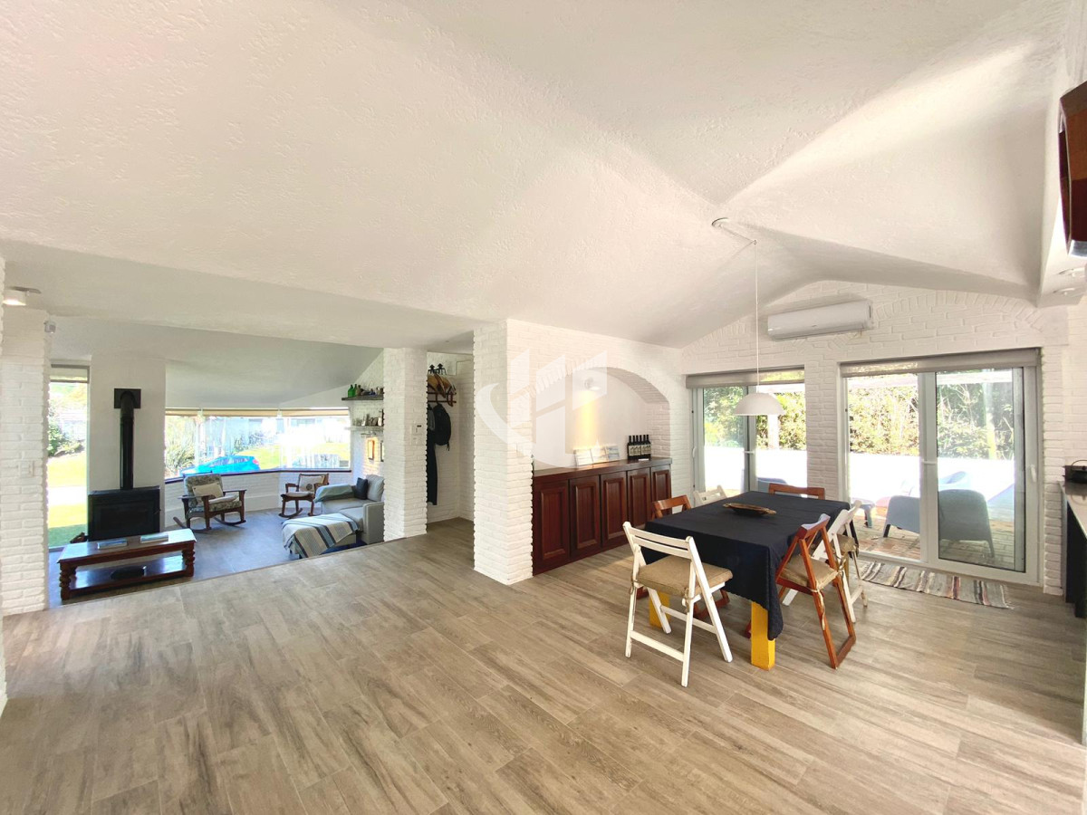 Casa ID.1223 - Alquiler anual casa 4 dormitorios en Punta del Este 