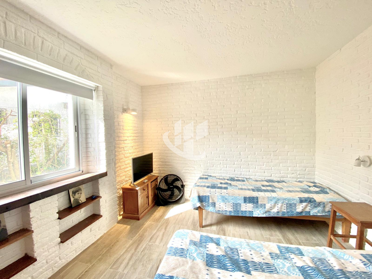 Casa ID.1223 - Alquiler anual casa 4 dormitorios en Punta del Este 