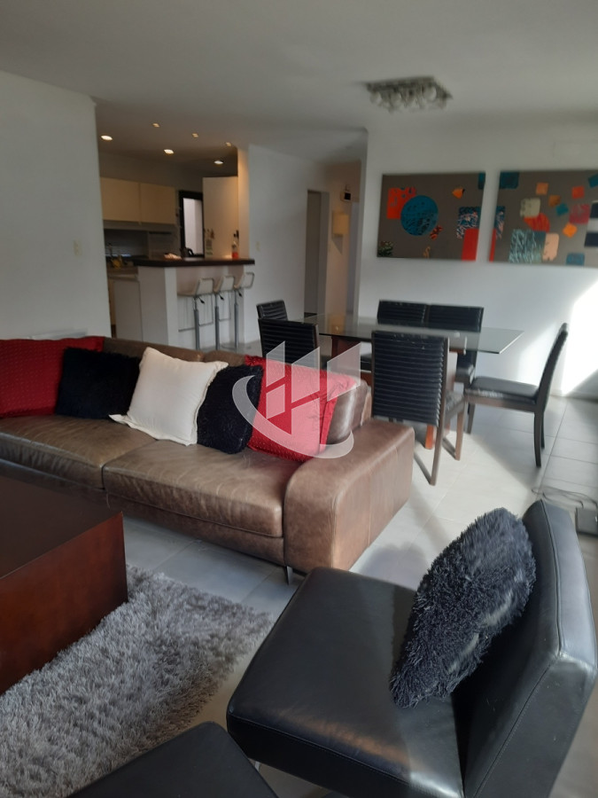 Casa ID.1244 - Casa venta, 2 dormitorios, piscina climatizada, barrio privado, Pinares, Punta del Este