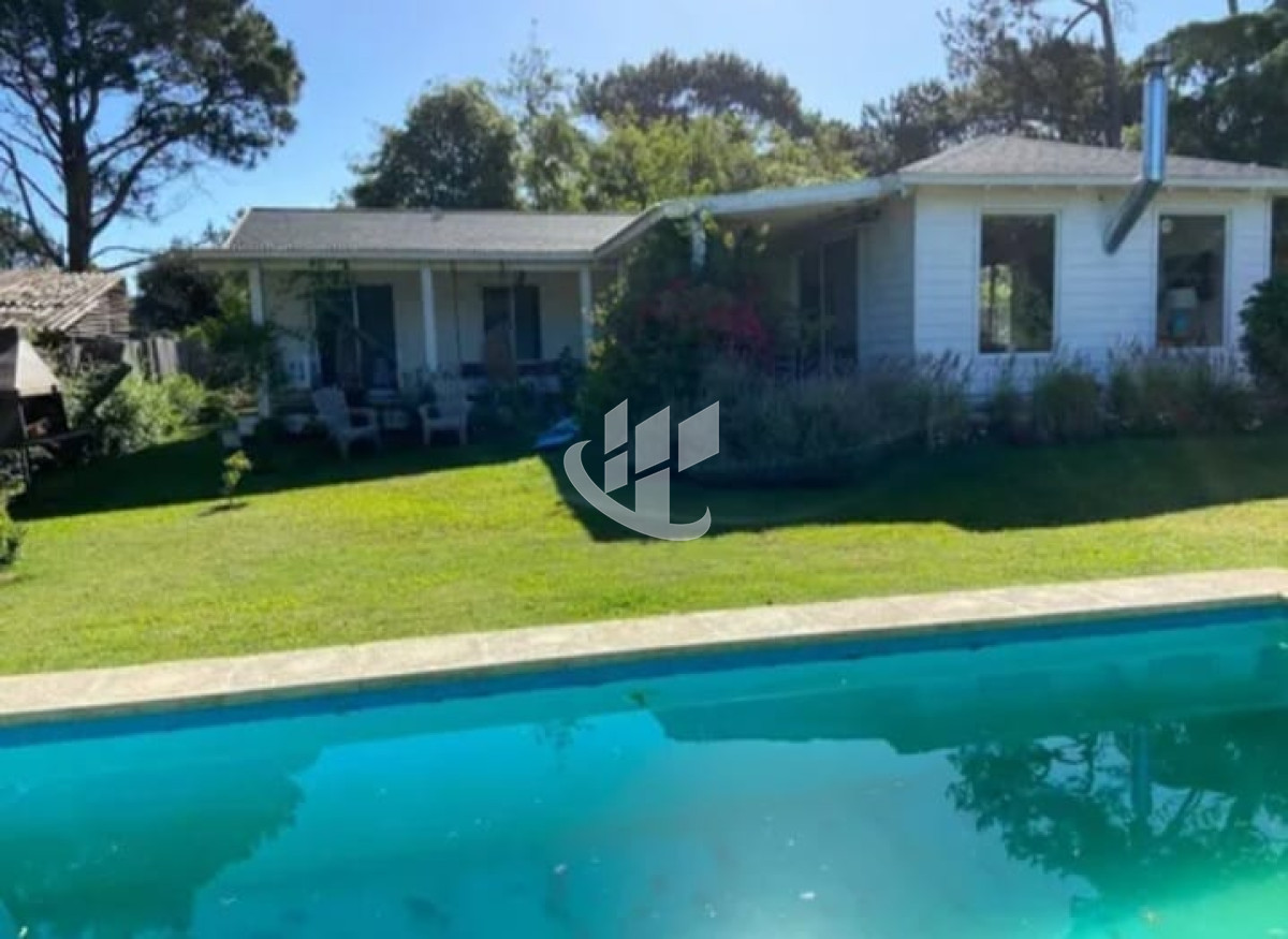 Casa ID.729 - Alquiler anual e invernal, 4 dormitorios, Brava, Punta del Este
