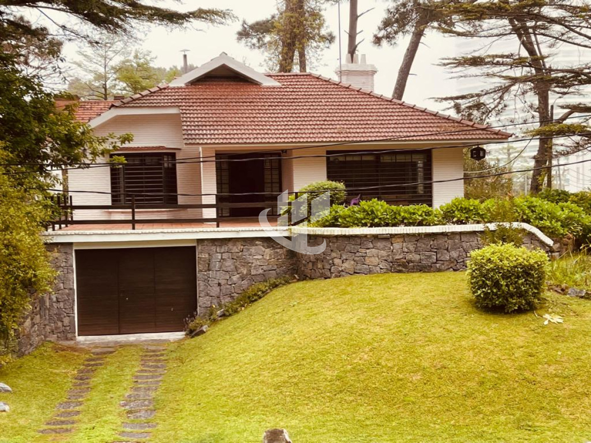 Casa ID.642 - Alquiler de verano, casa, 3 dormitorios mas dep, Cantegril, Punta del Este